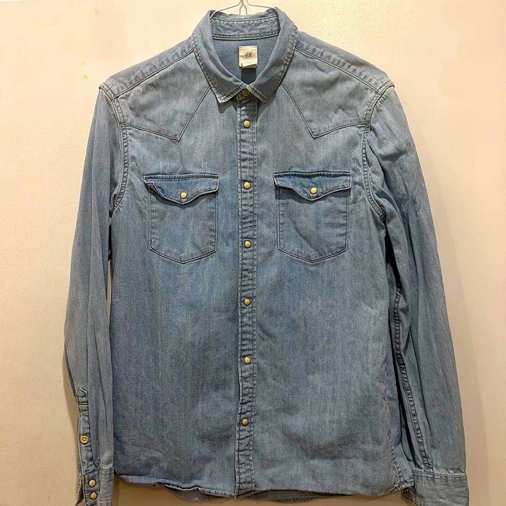 H&M western style denim button up size large. Fit tall slim guys.